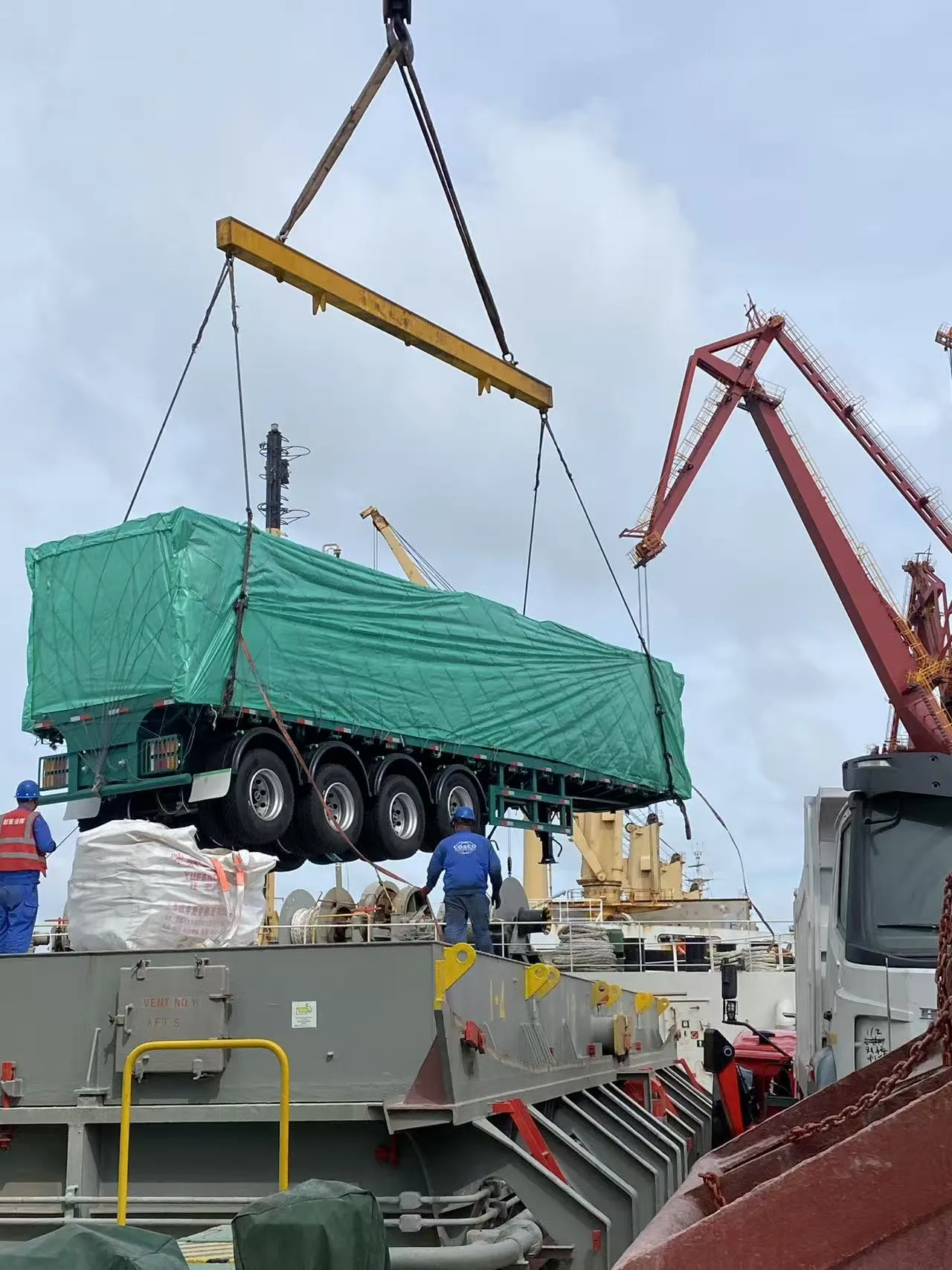 Extended Tipper Semi Trailer Raw Material Delivery Solution for Sand Mines in Oman