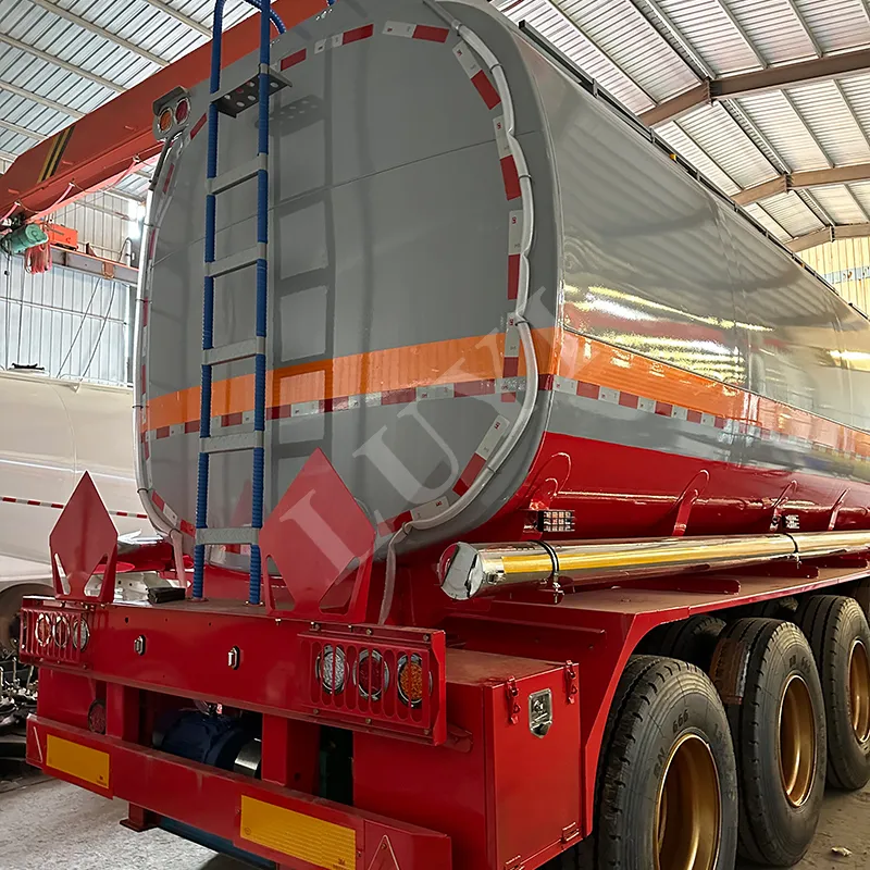 4-axle oil tank semi-trailer