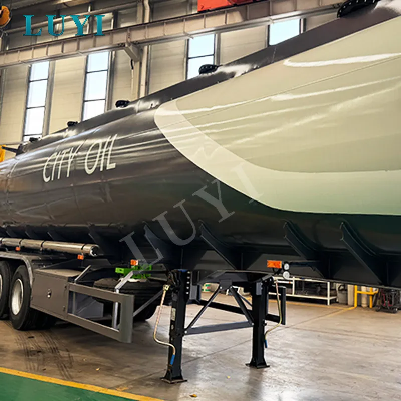 40,000-liter fuel tanker