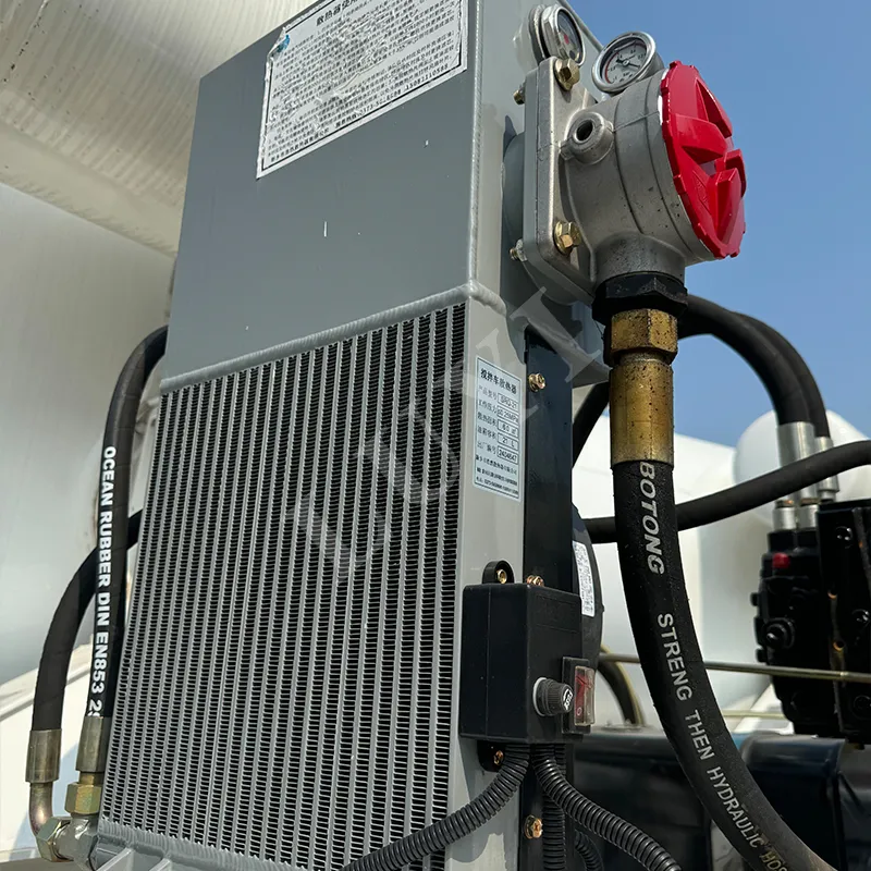 10 CBM self‑propelled concrete mixer truck