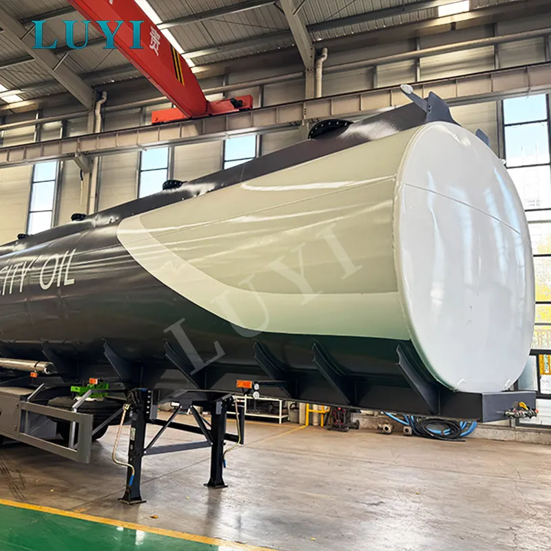 40,000-liter gray oil tanker