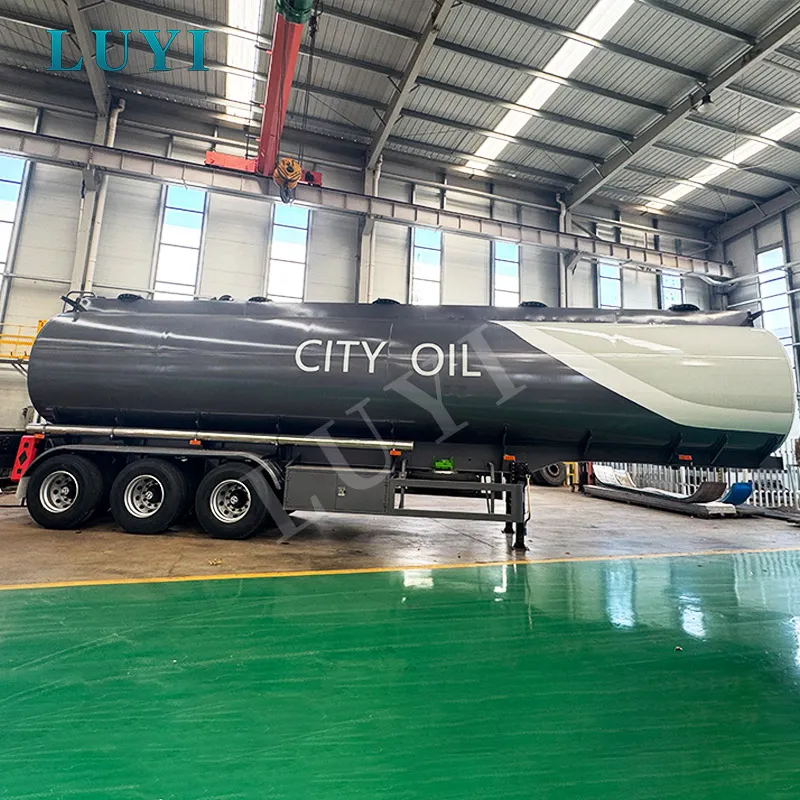 40,000-liter gray oil tanker